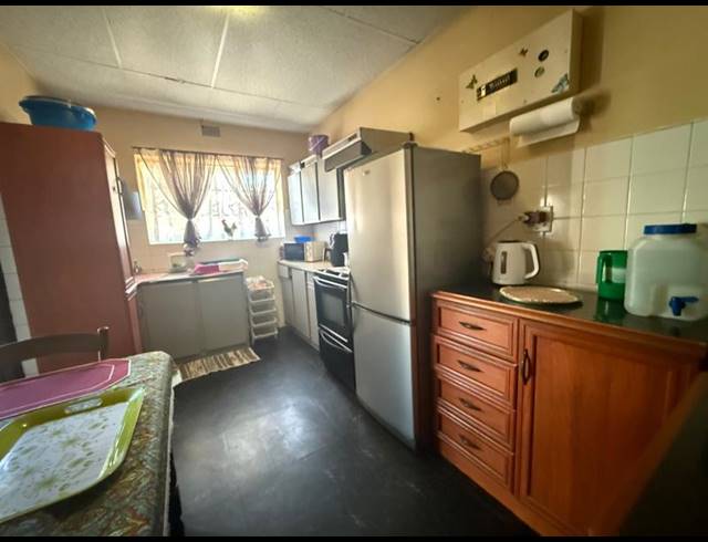 4 BEDROOM HOUSE FOR SALE IN VANDERBIJLPARK CE 2